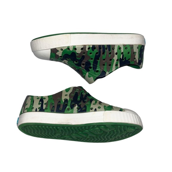 Native Jefferson Camo and White Shoes - Picture 5 of 11